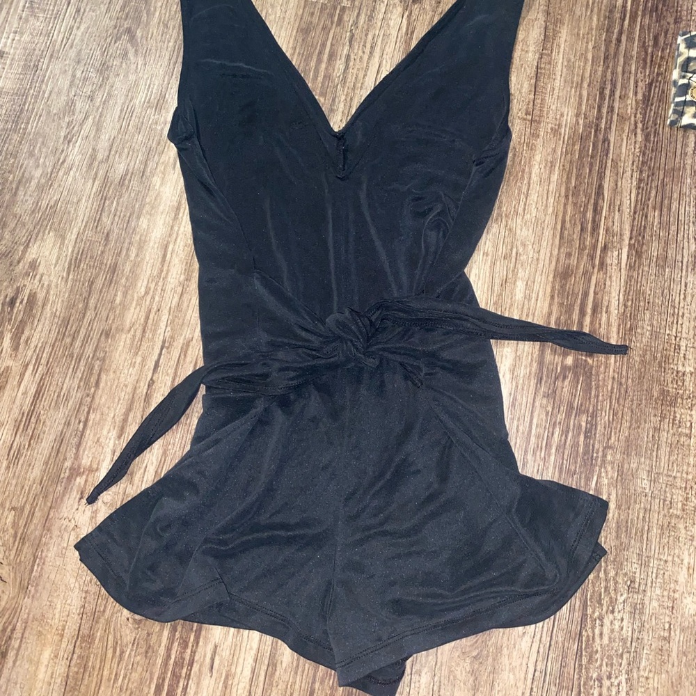 Kendall&Kylie romper; size M.. tie front:back